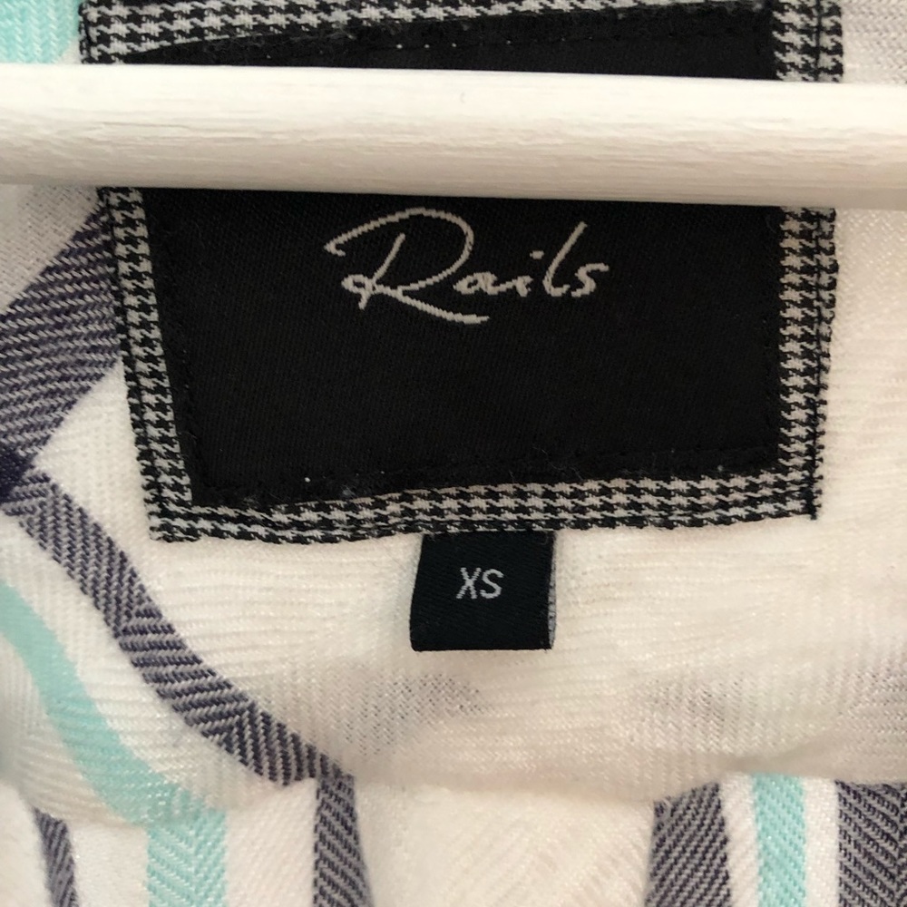 Rails Button down - Picture 5 of 6